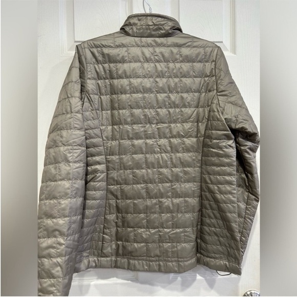 Patagonia Women’s Small Nano Puff Insulated Jacket Seabird Grey Tan Puffy NWT - Picture 3 of 11